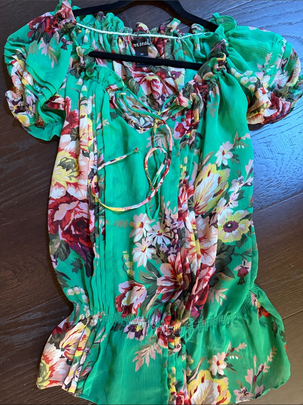 Wet Seal Green Floral Peasant Blouse with Ruffle Details, flowy beautiful